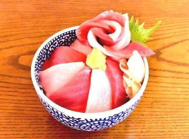 ご昼食は上五島産「マグロ丼」